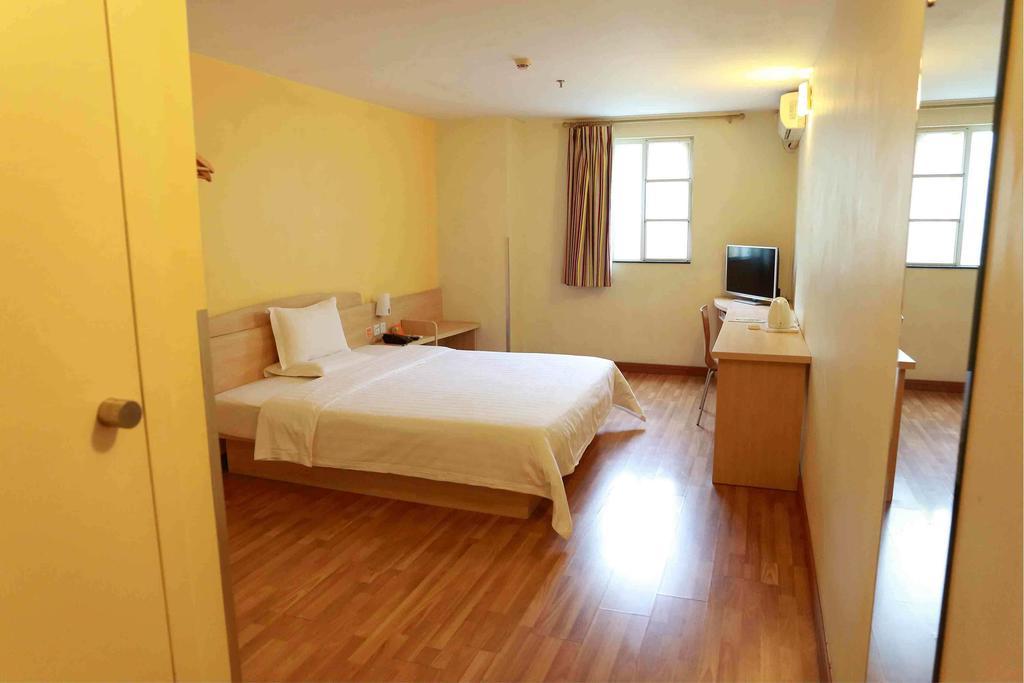 7Days Inn Yueyang East Maoling Pedestrain Street Extérieur photo