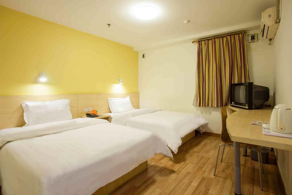 7Days Inn Yueyang East Maoling Pedestrain Street Chambre photo