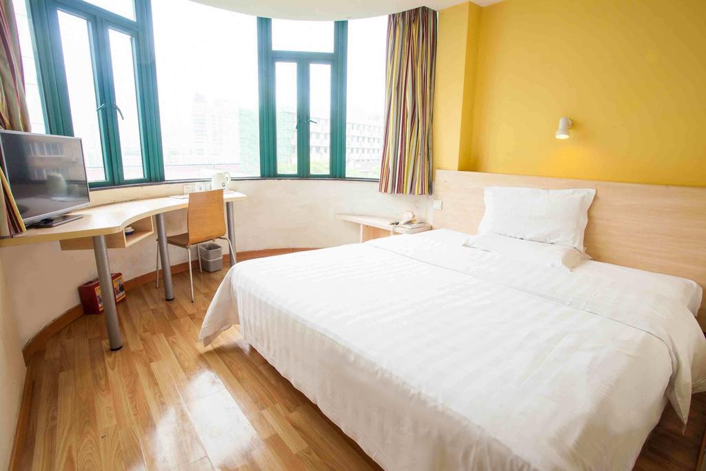 7Days Inn Yueyang East Maoling Pedestrain Street Chambre photo
