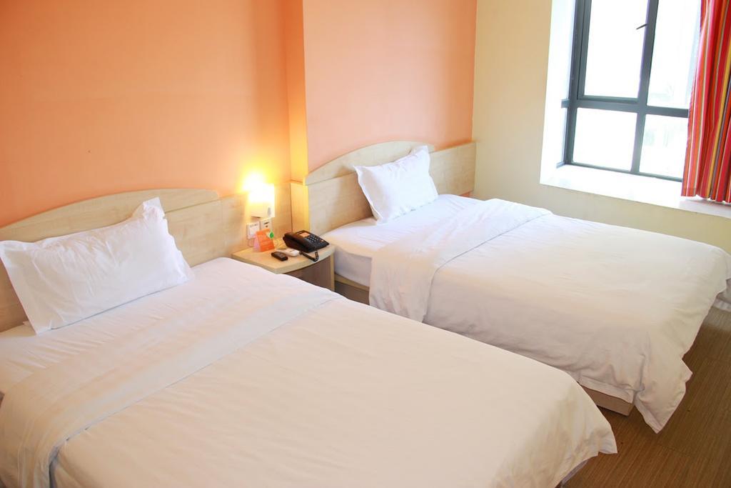 7Days Inn Yueyang East Maoling Pedestrain Street Extérieur photo
