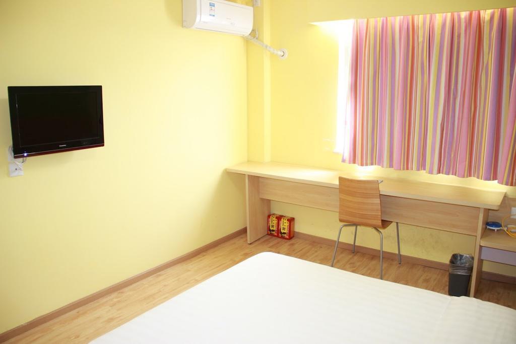 7Days Inn Yueyang East Maoling Pedestrain Street Extérieur photo